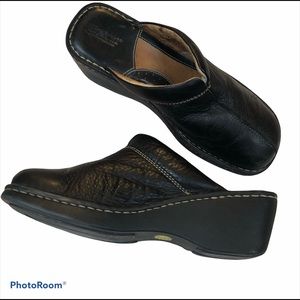 BORN Hand Crafted Footwear Black Leather Clogs 9